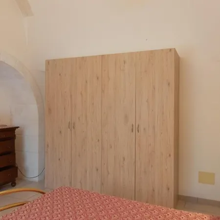 Trullo Magnolia Ostuni